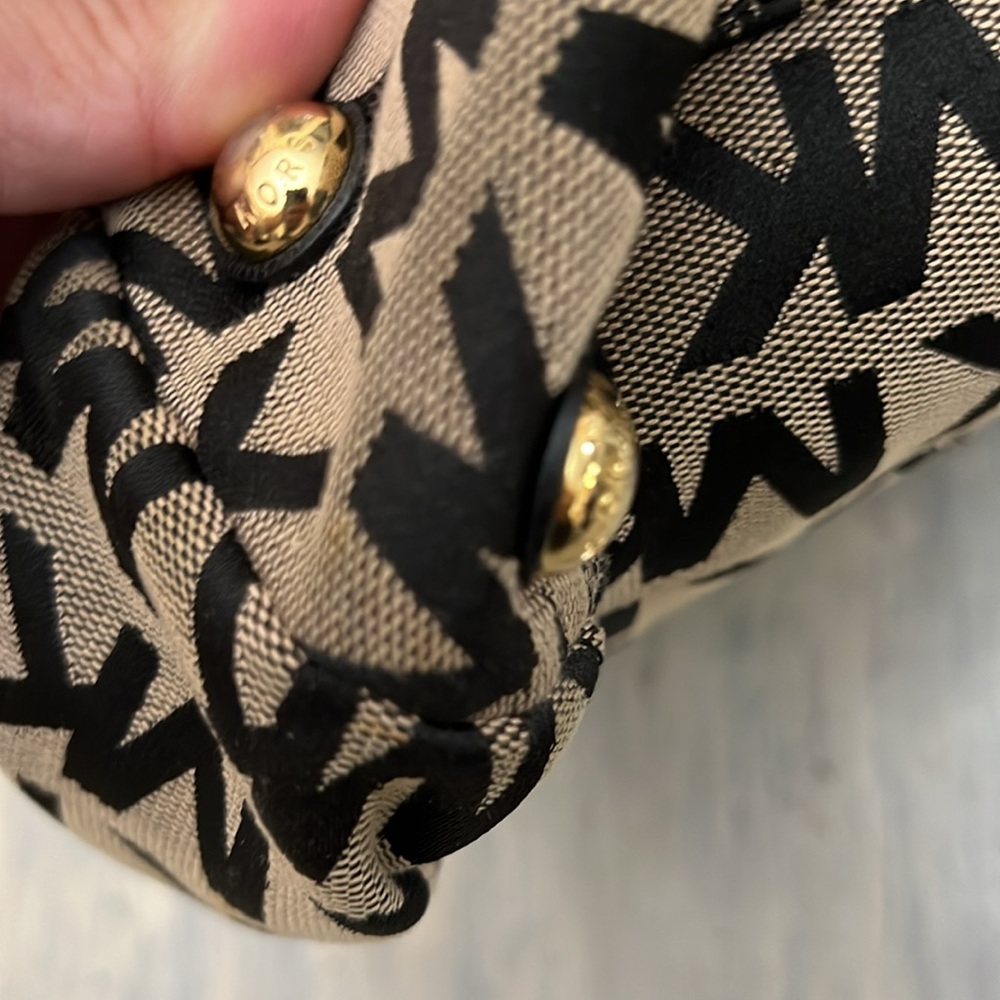 Michael Kors purse - Picture 10 of 10